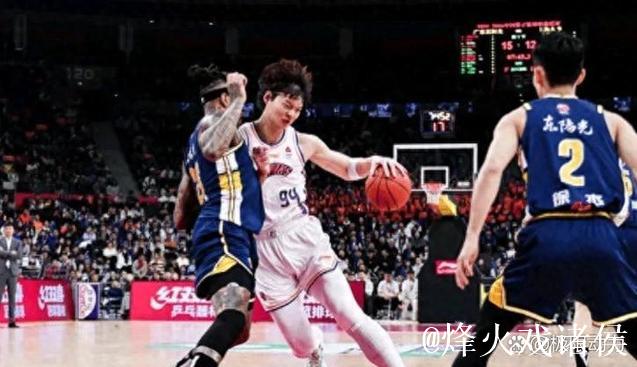 徐杰17分广东逆转青岛 王哲林20+10上海胜广州 徐杰17分广东逆转青岛 王哲林20+10上海胜广州